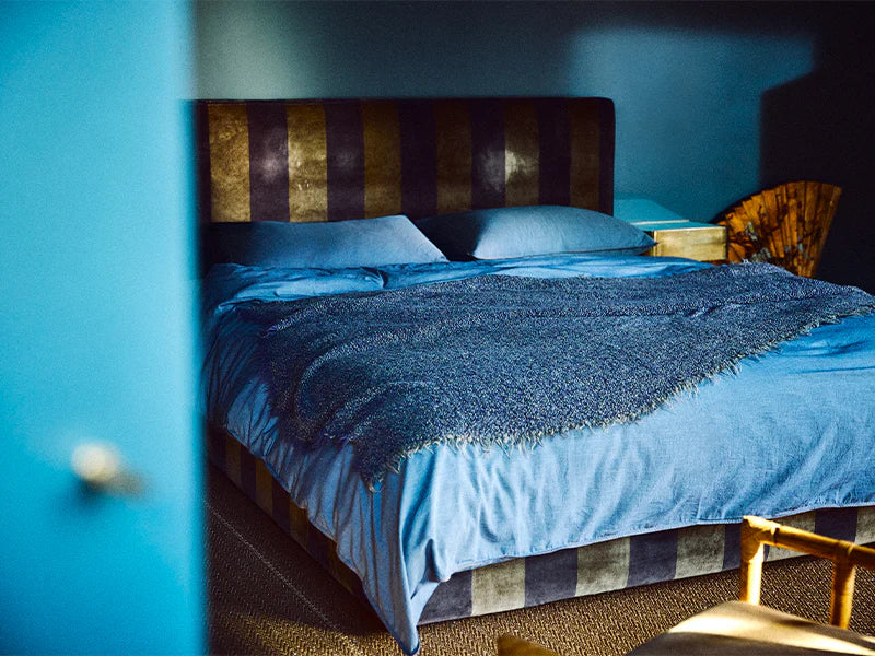 A Cozy Winter Bedroom: Layering Throws, Colors, and the Classics